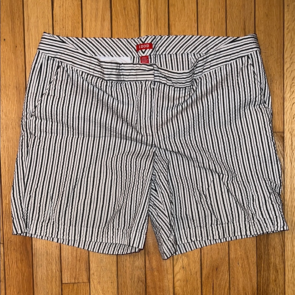 IZODS women’s striped cotton shorts